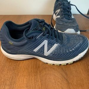 New Balance Mens Size 10 860 V10 M860A10